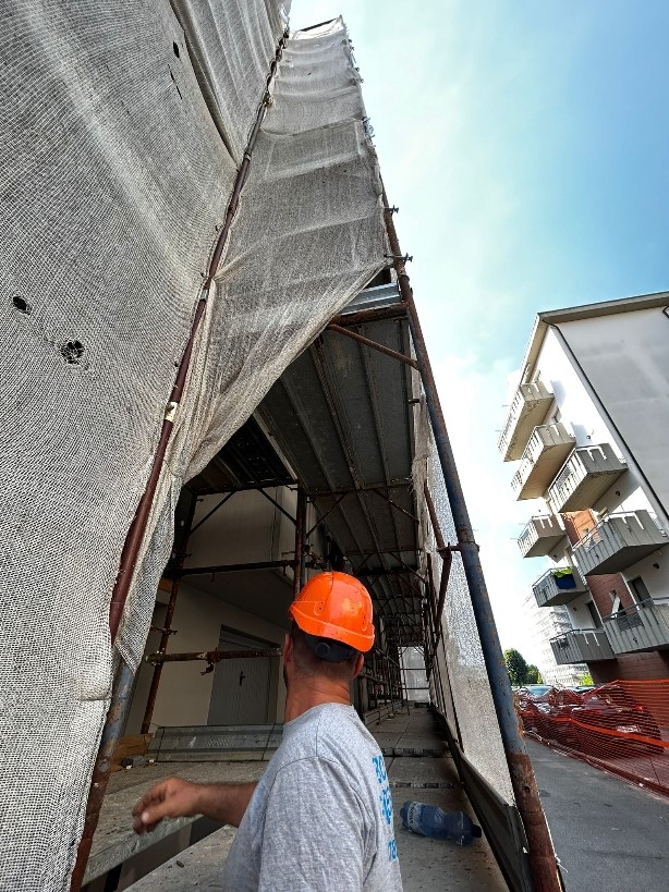 montaggio, smontaggio,noleggio ponteggi a Terranuova